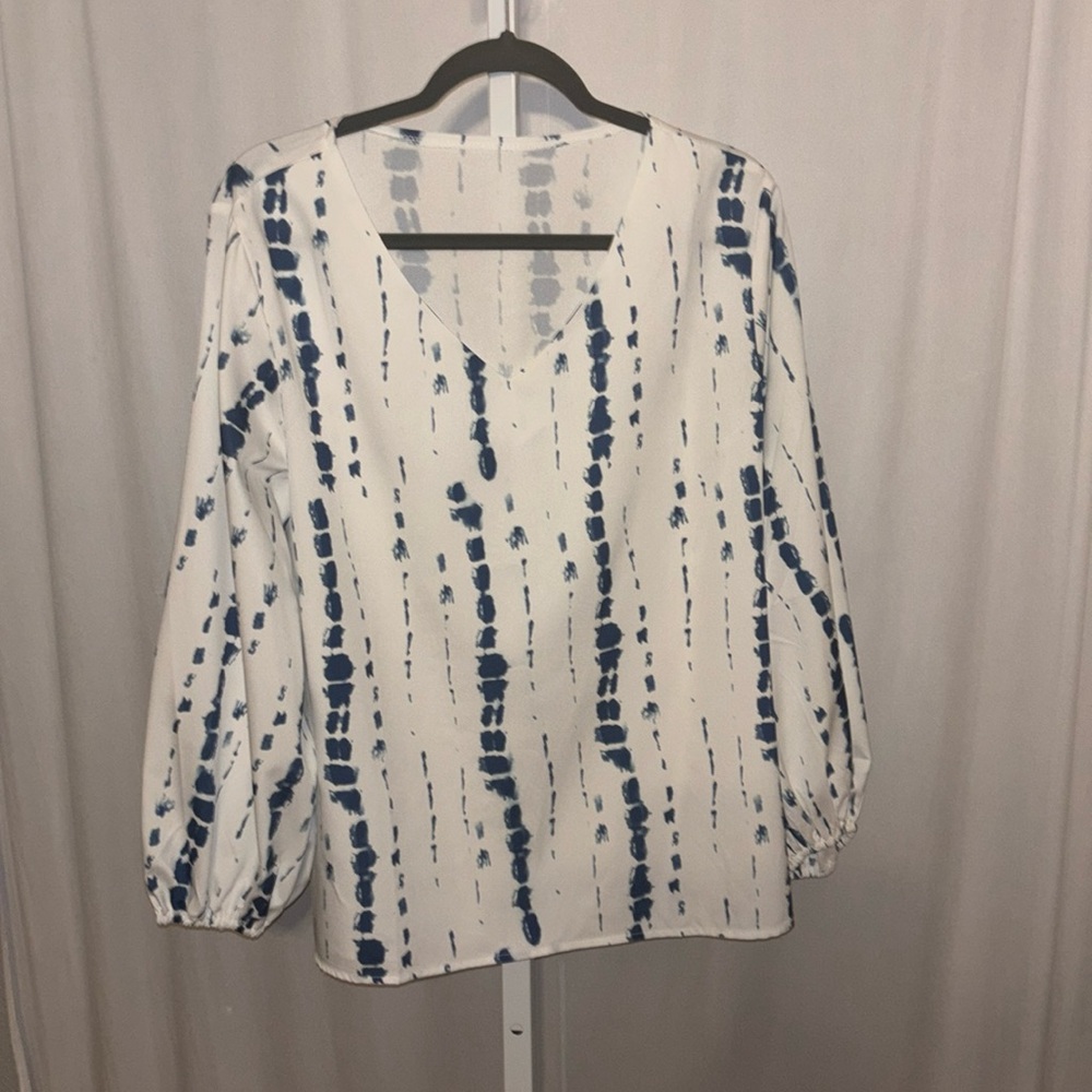 Unbranded Silky Feel Blue & White Tie Dye Pull Over Blouse XXL